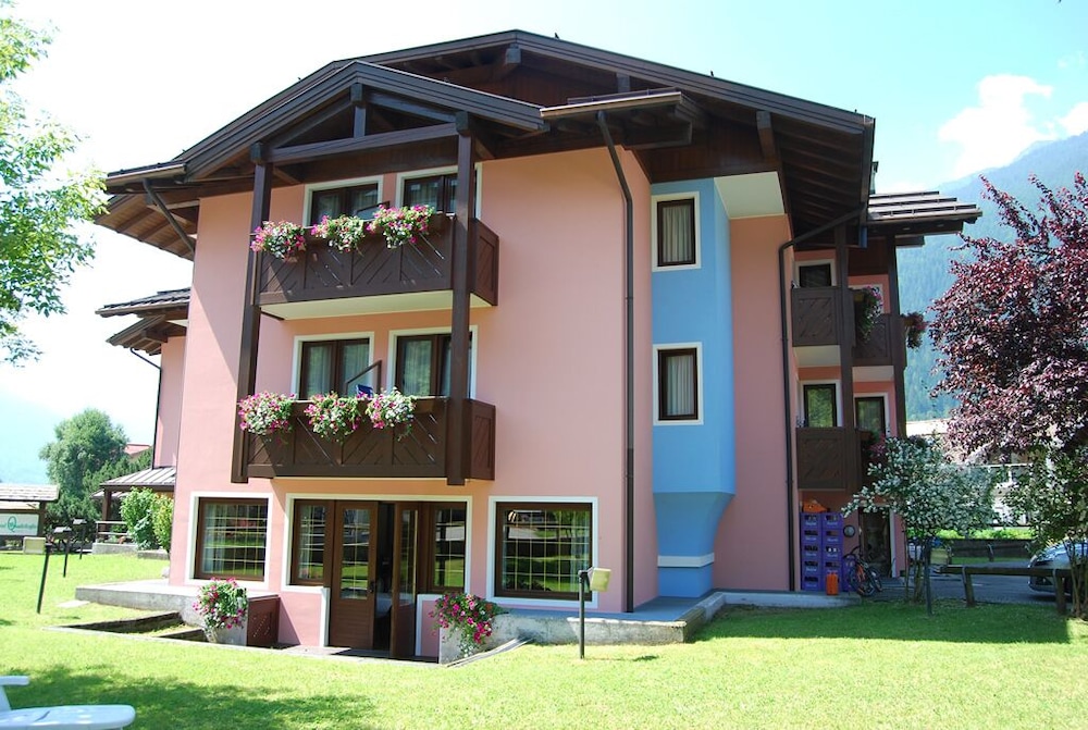 

Milano - Madonna di Campiglio - Hotel Quadrifoglio