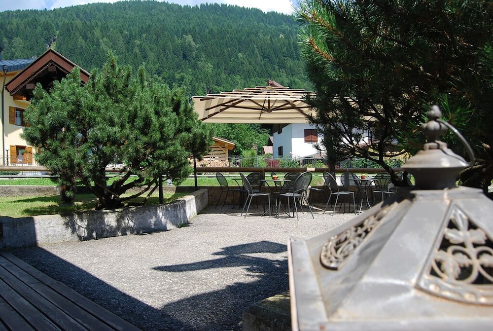 

Napoli - Pinzolo - Hotel Quadrifoglio