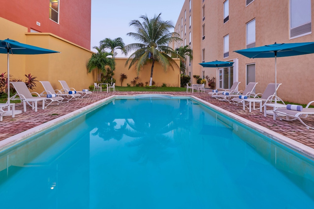 

Milano - Puerto Juárez - City Express Junior by Marriott Cancun