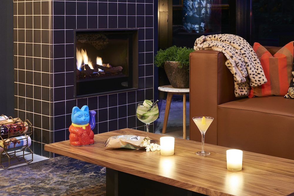 

Roma - Hoofddorp - Moxy Amsterdam Schiphol Airport