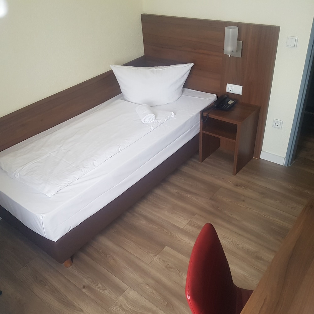 

Milano - Dusseldorf - Hotel Schumacher Düsseldorf