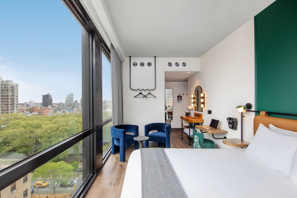 

Lamezia Terme - Brooklyn (NY) - Moxy NYC Lower East Side