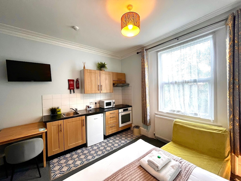 

Milano - Enfield - United Lodge Hotel