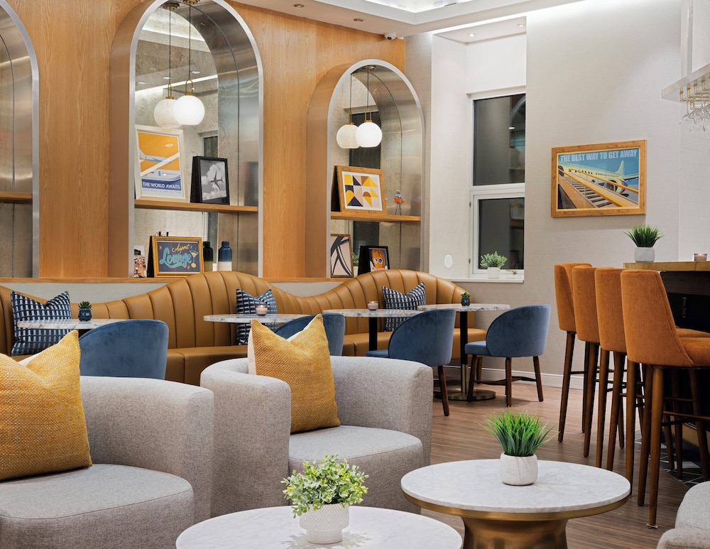 

Napoli - Bronx - voco Fiorello - LaGuardia East, an IHG Hotel