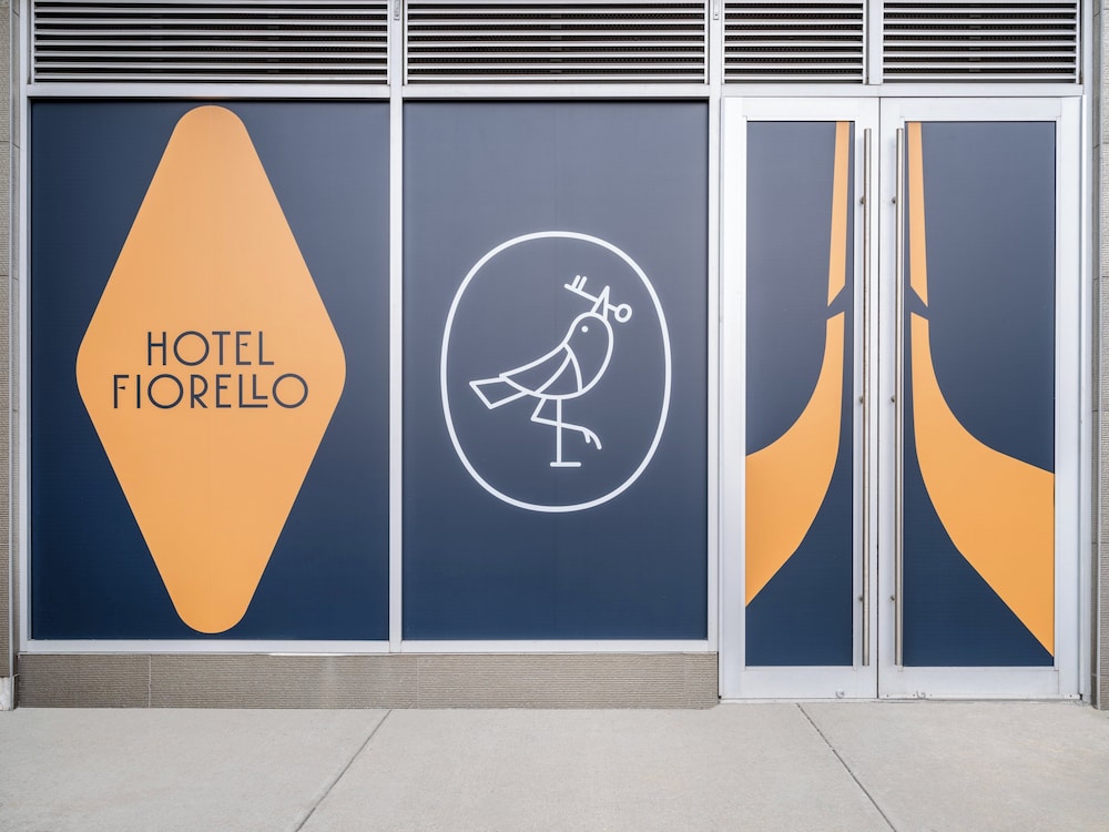 

Bari - Bronx - voco Fiorello - LaGuardia East, an IHG Hotel