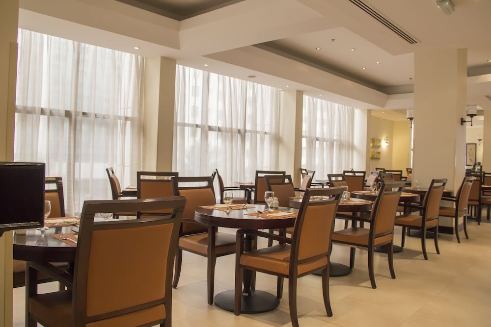 

Napoli - Abu Dhabi - Copthorne Downtown Abu Dhabi