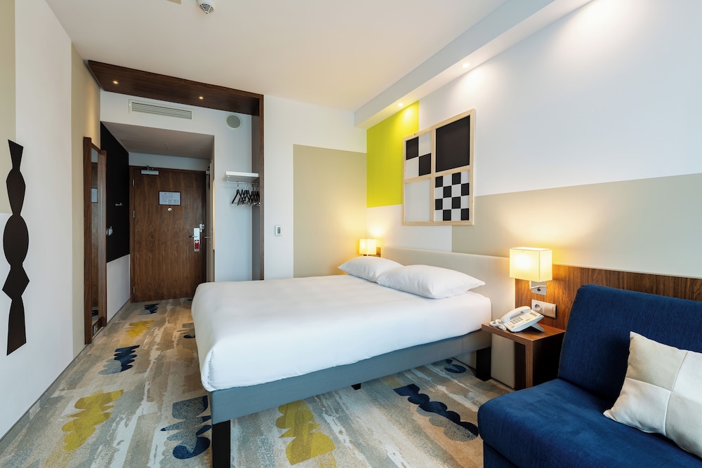 

Napoli - Piaseczno - ibis Styles Warszawa Airport