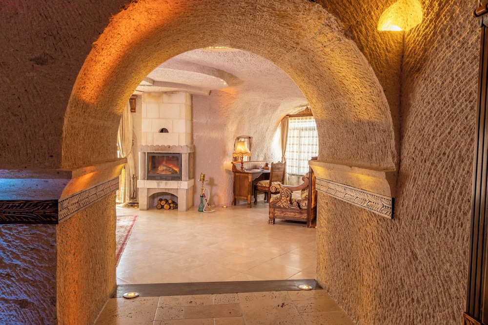 

Bologna - Ayvalı - Cappadocia Gamirasu Cave Hotel