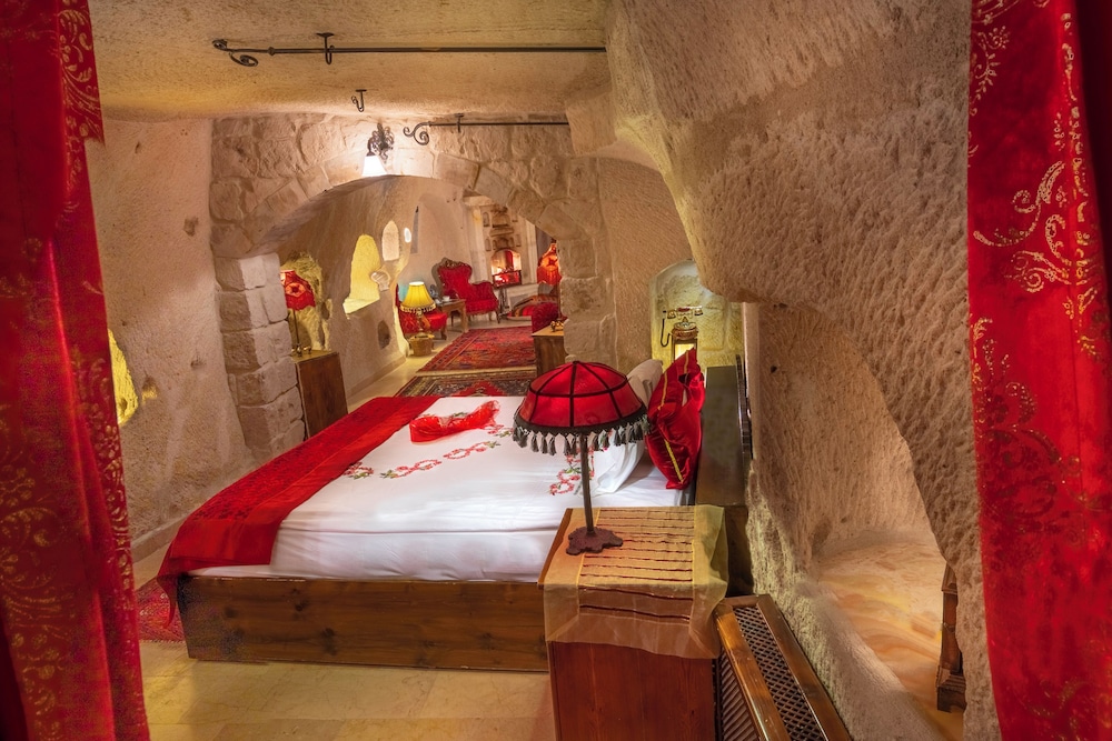 

Milano - Ayvalı - Cappadocia Gamirasu Cave Hotel