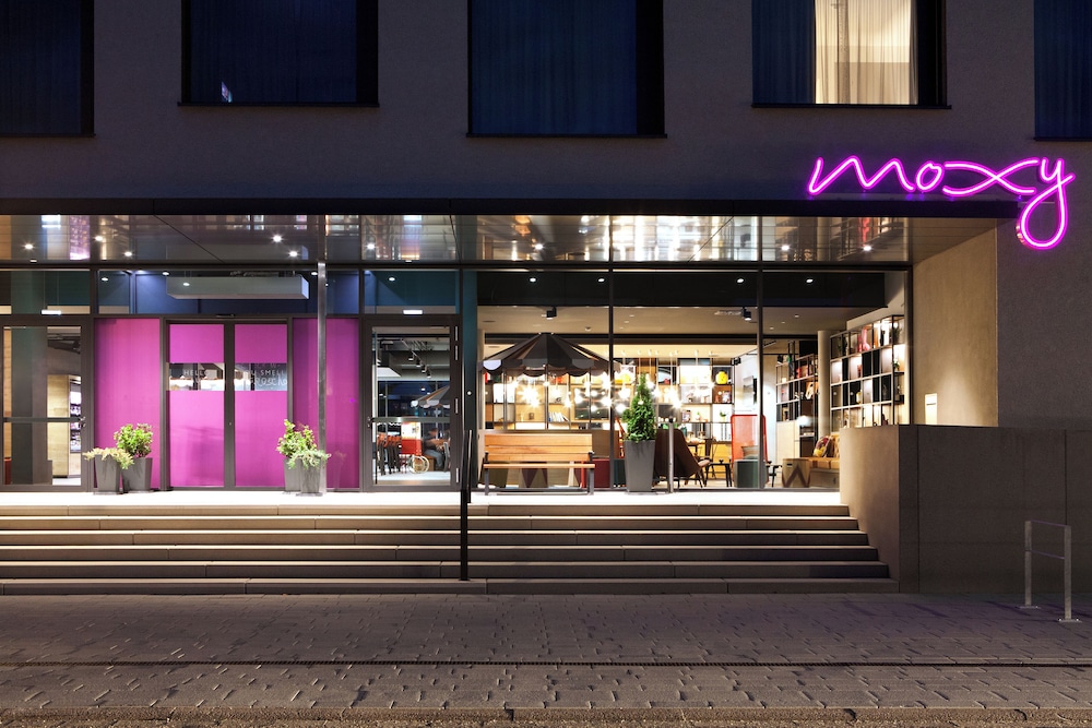 

Alghero - Vienna - Moxy Vienna City East
