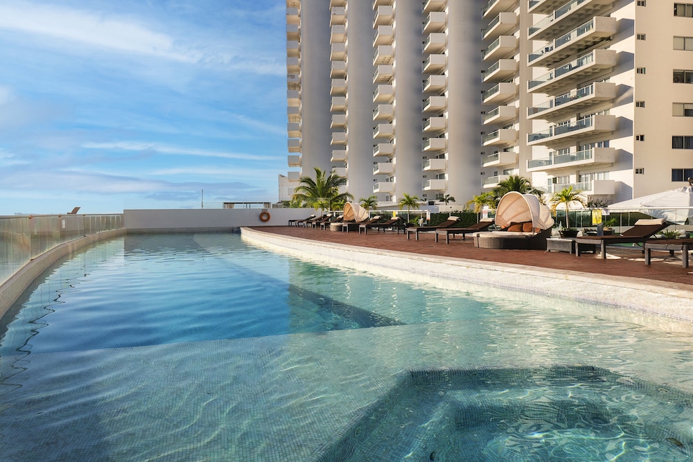 

Bari - Cancun - Suites Malecon Cancun