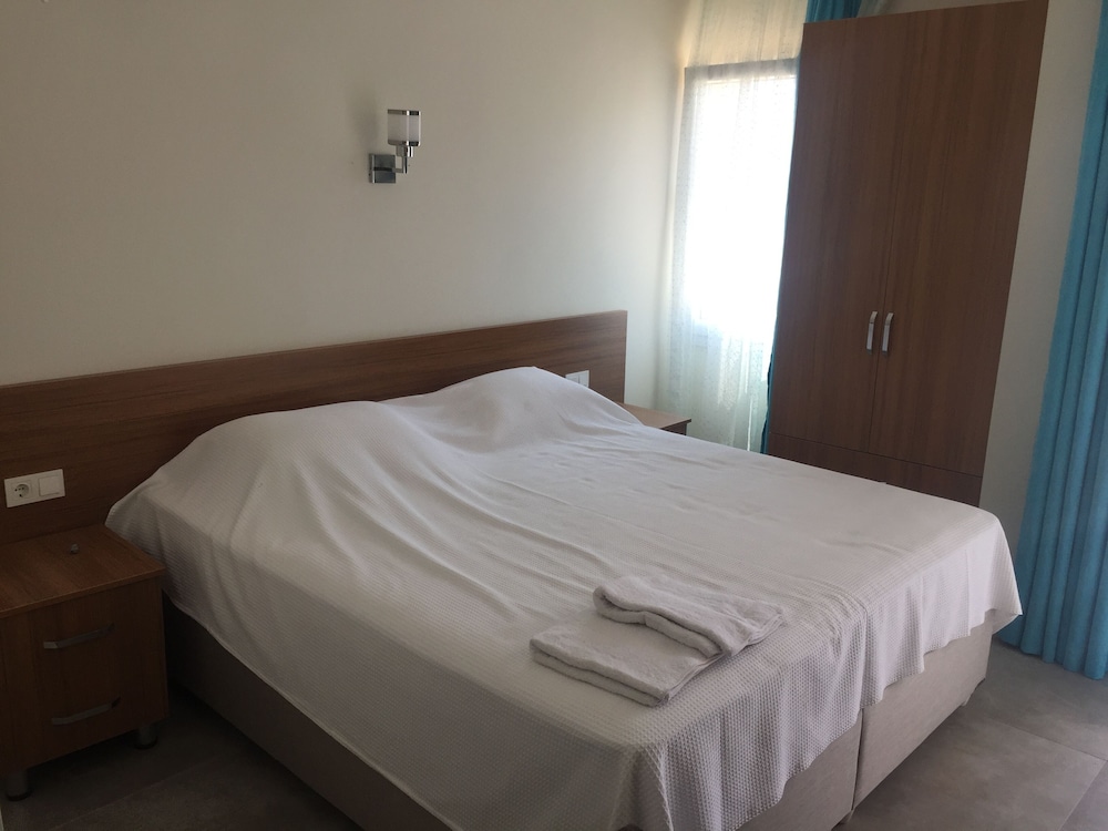 

Napoli - Ovacik - Mediterranean apart hotel