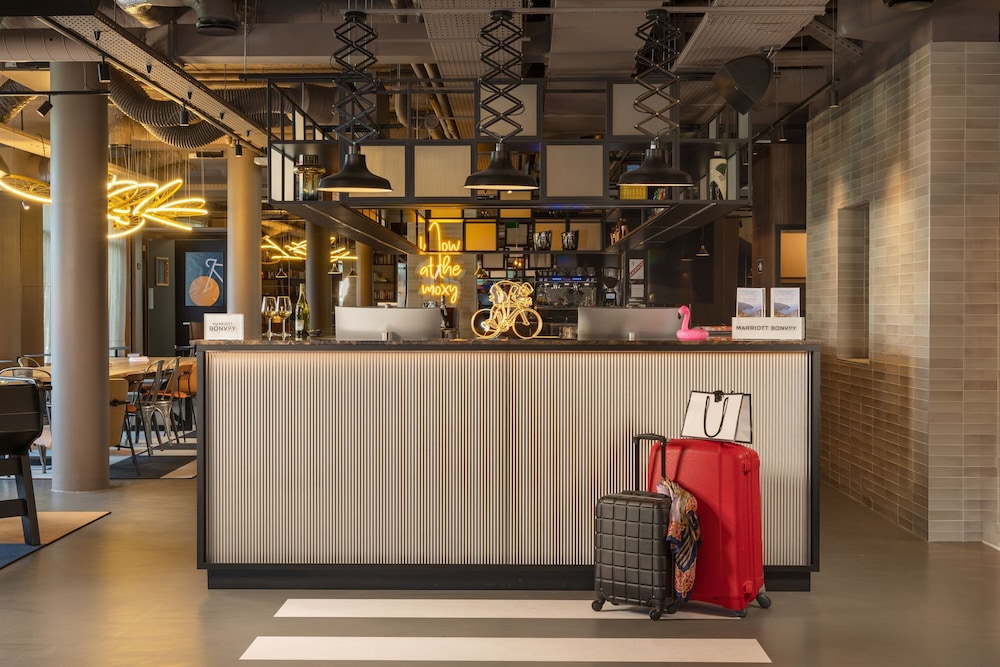 

Pescara - Parigi - Moxy Paris Clamart