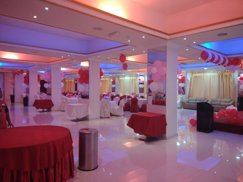 

Verona - Sohar - The Royal Garden Hotel