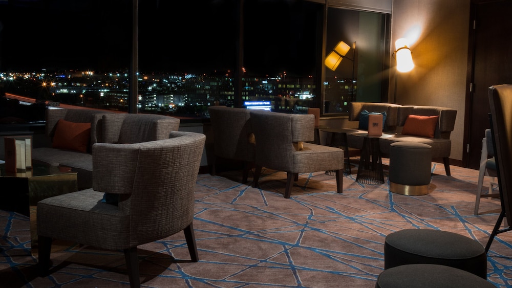 

Bari - Long Beach (CA) - Holiday Inn LONG BEACH AIRPORT