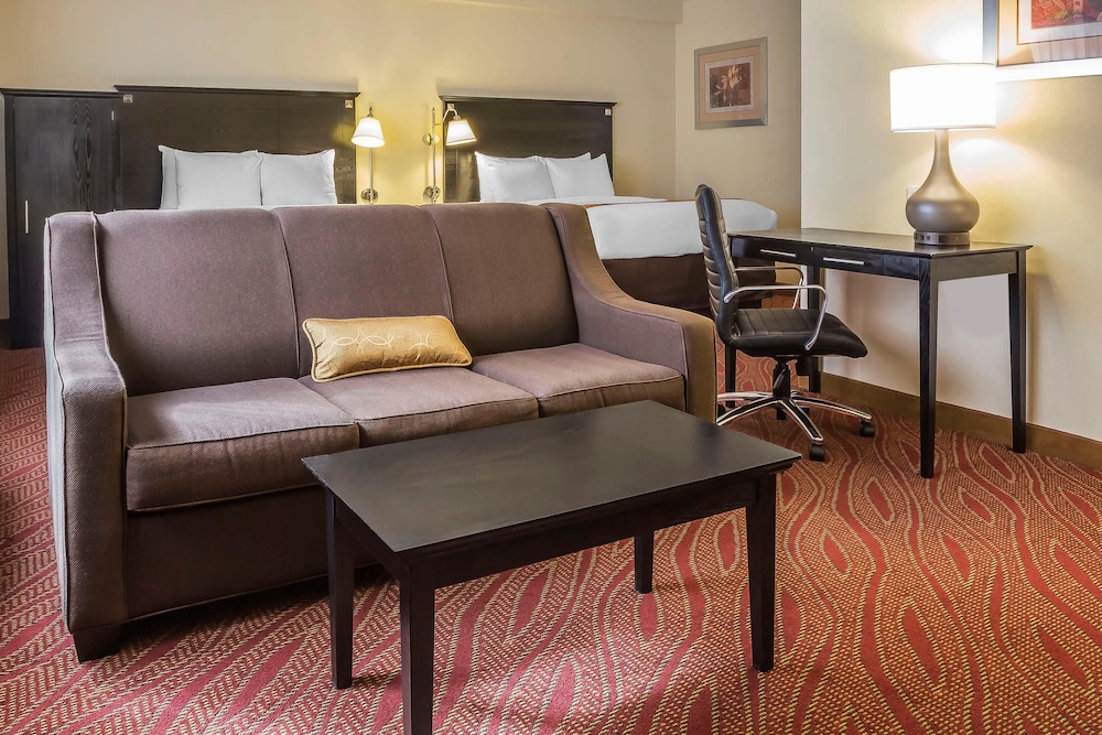 

Bari - Long Island City - Comfort Inn & Suites LaGuardia Airport