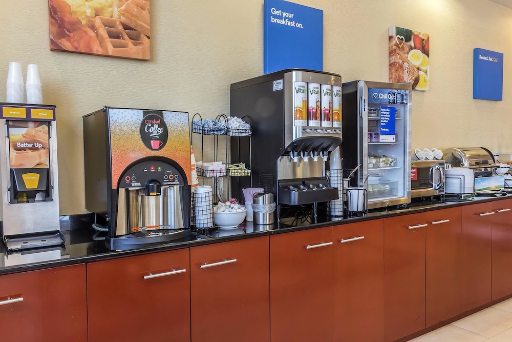 

Palermo - Long Island City - Comfort Inn & Suites LaGuardia Airport