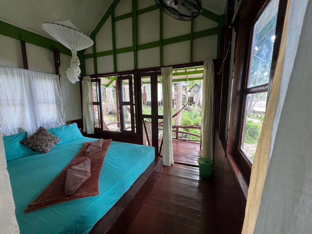 

Roma - Koh Phangan - Smile Bungalow Bottle Beach