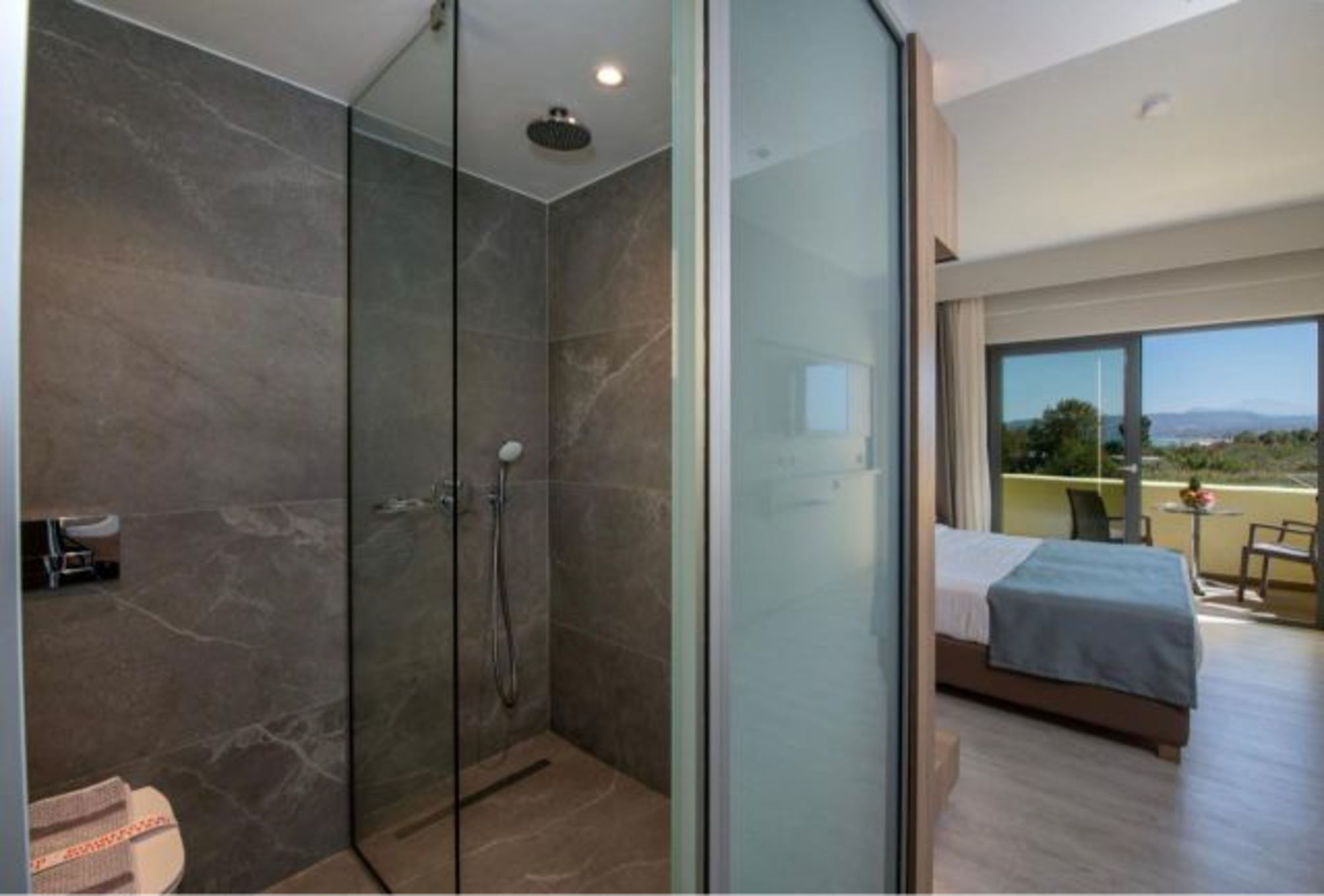 Zweibett-/Doppelzimmer mit Poolblick