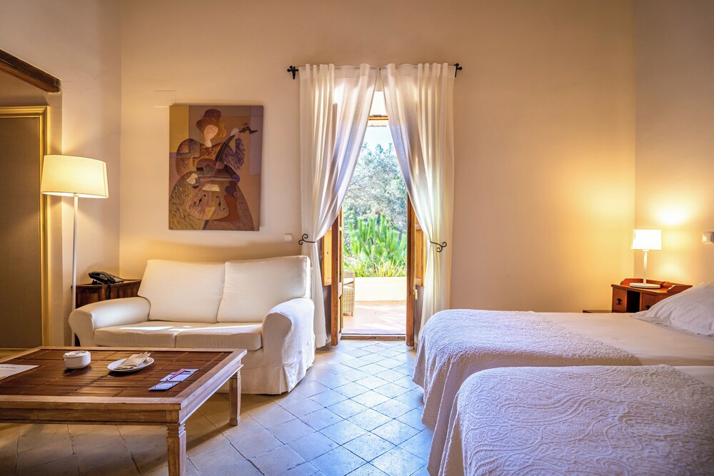 

Genova - Sa Coma - Pula Golf Resort