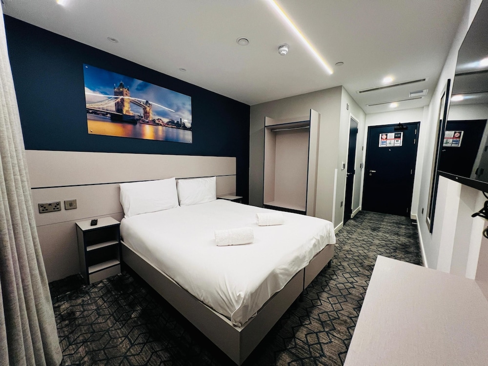 

Bari - Chingford - Ilford Grand Hotel