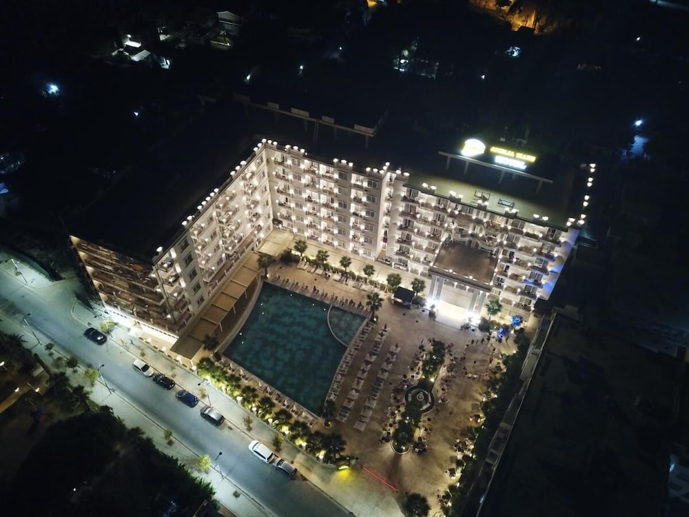 

Napoli - Qerret - Amelia Mare Hotel