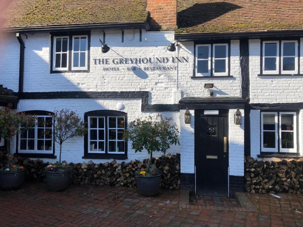 

Roma - Amersham - OYO The Greyhound Inn