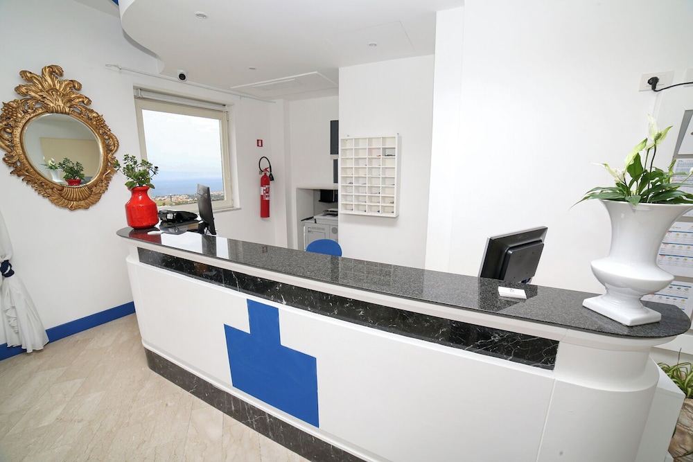 

Genova - Massa Lubrense - Hotel Royal Hills