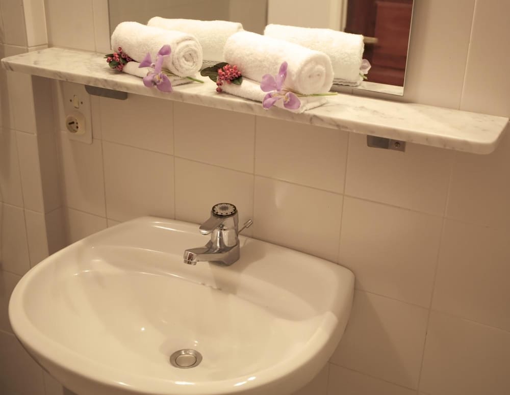 

Napoli - Nizza - Auberge De La Madone