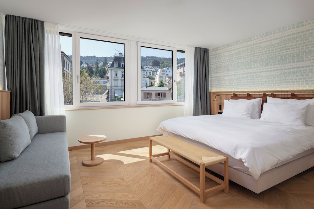 

Roma - Zurich-Horgen - The Yarn