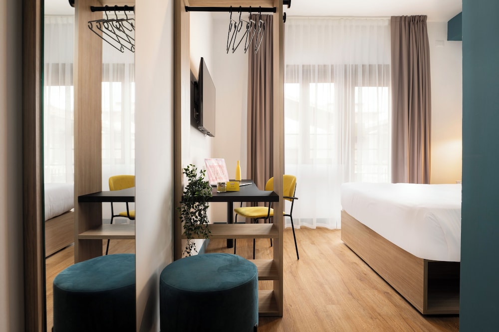 

Napoli - Grottaferrata - Rome Ciampino Smart Hotel