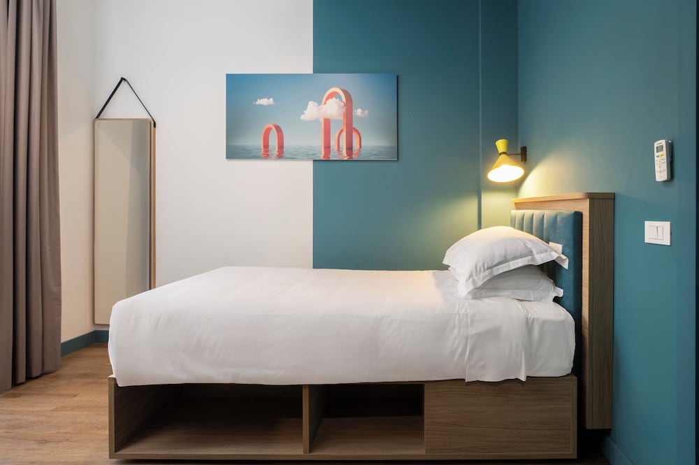 

Bari - Frascati - Rome Ciampino Smart Hotel