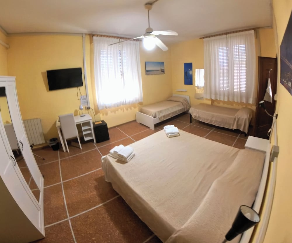 

Cagliari - Livorno - Giappone Inn Parking Hotel