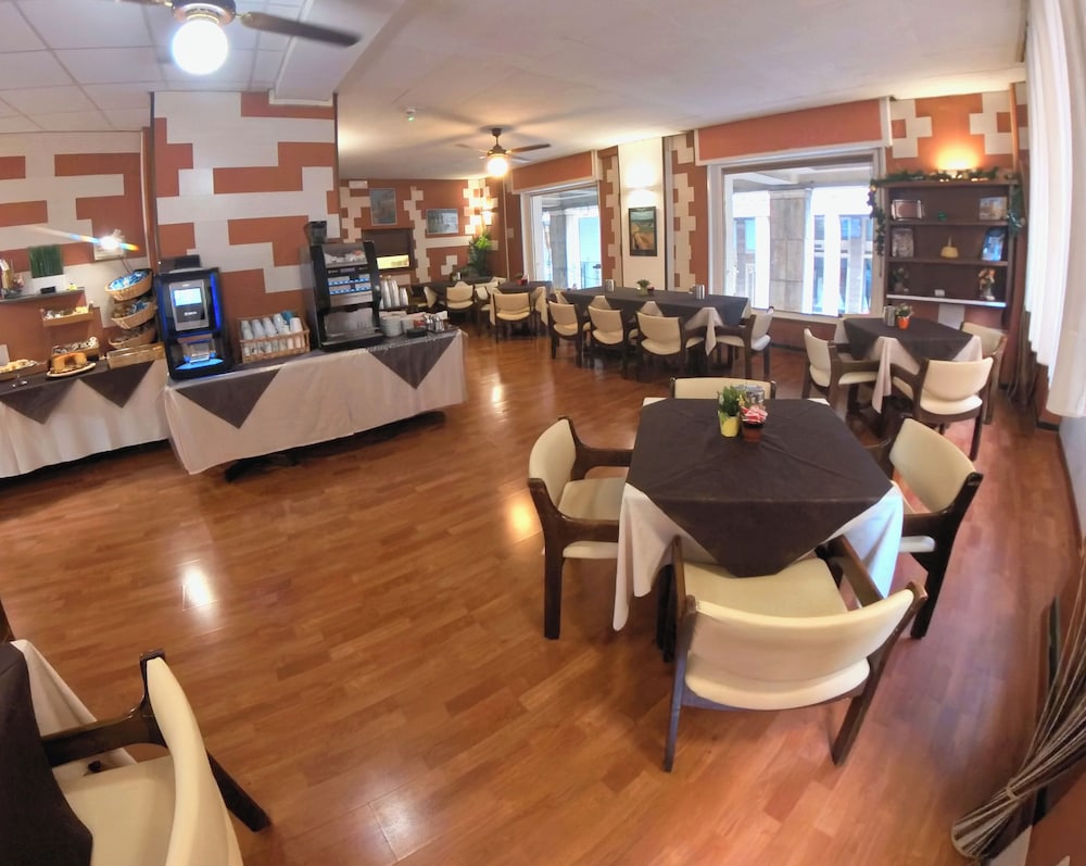

Catania - Tirrenia - Giappone Inn Parking Hotel