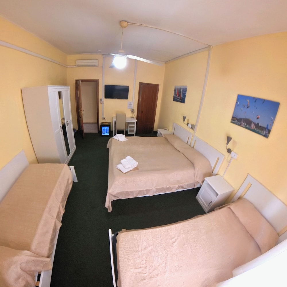 

Palermo - Livorno - Giappone Inn Parking Hotel