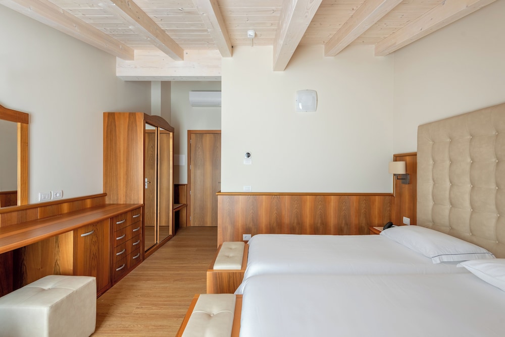 

Milano - Garda - Hotel Palme & Suite