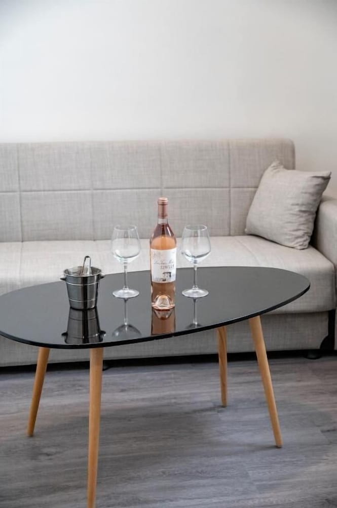 

Milano - Vouliagmeni - Celia Residence