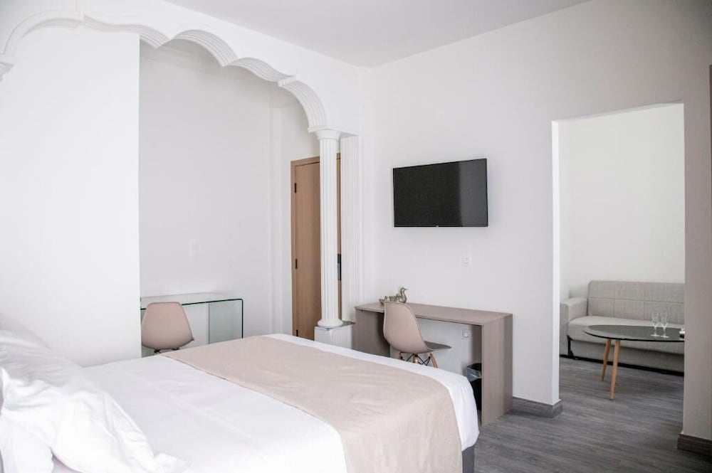 

Milano - Glyfada (Attica) - Celia Residence