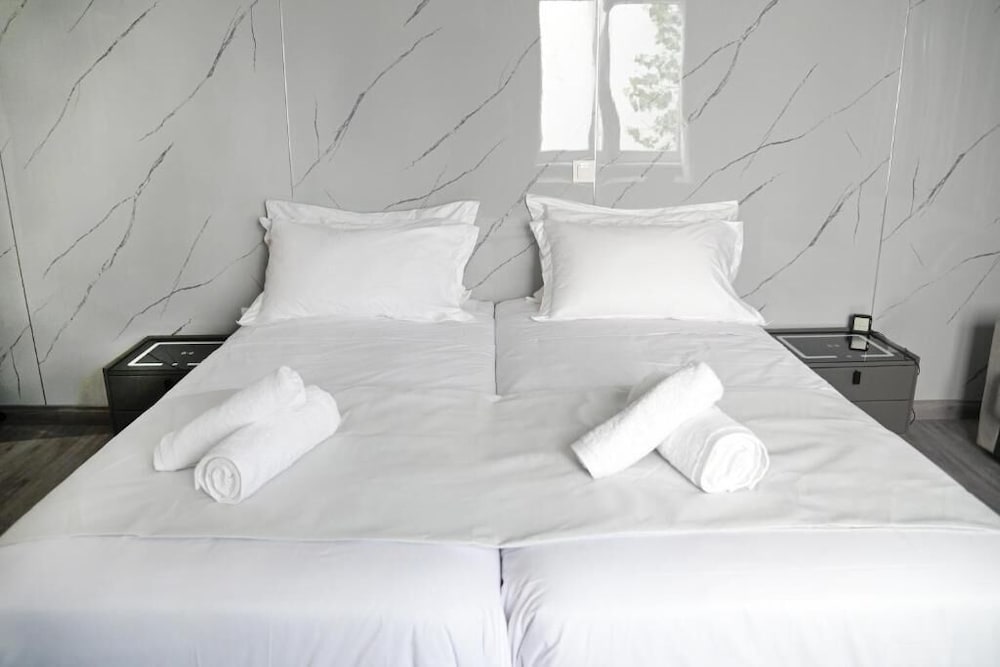

Bologna - Glyfada (Attica) - Celia Residence