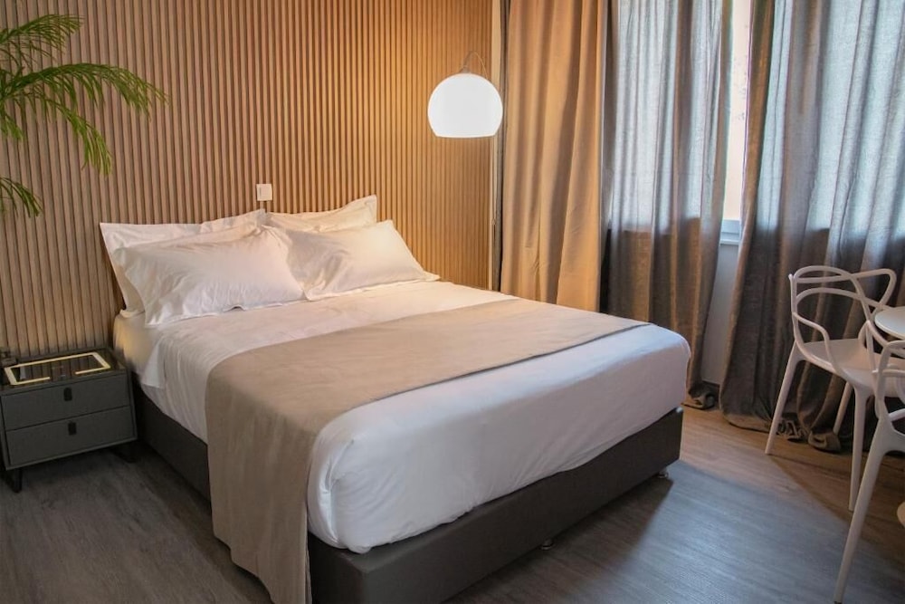 

Roma - Glyfada (Attica) - Celia Residence
