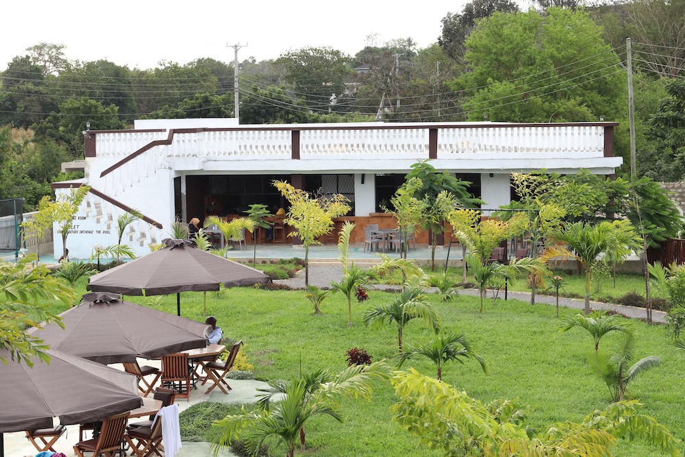 

Verona - Mtwapa - White Peacock Resort