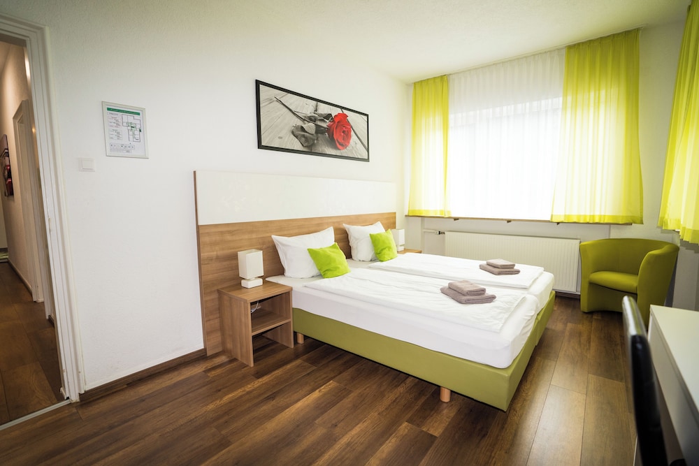 

Milano - Bad Urach - bed & breakfast Outlet Hotel