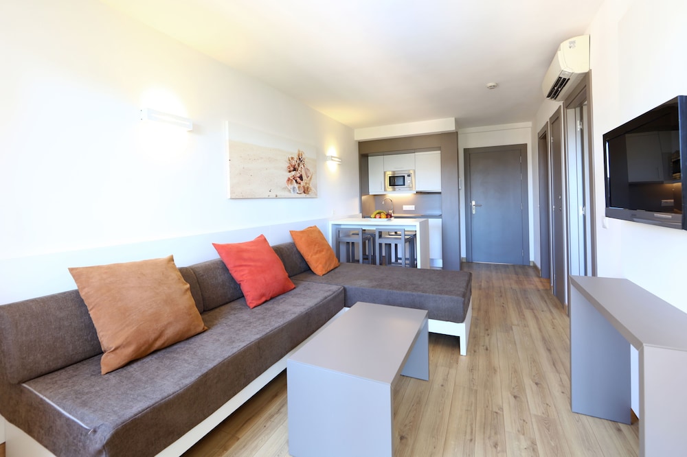 

Milano - Cala Blava - Apartamentos Jade