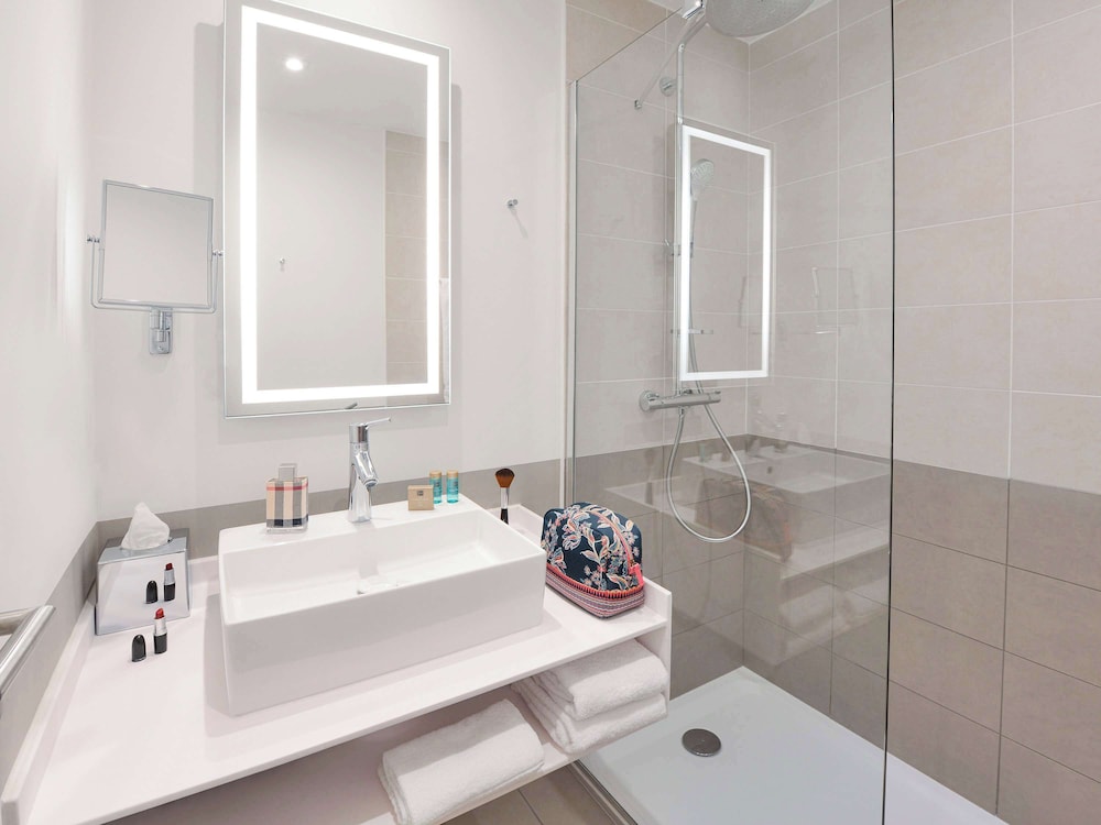 

Napoli - Veyrier - Novotel Annemasse Centre - Porte de Genève