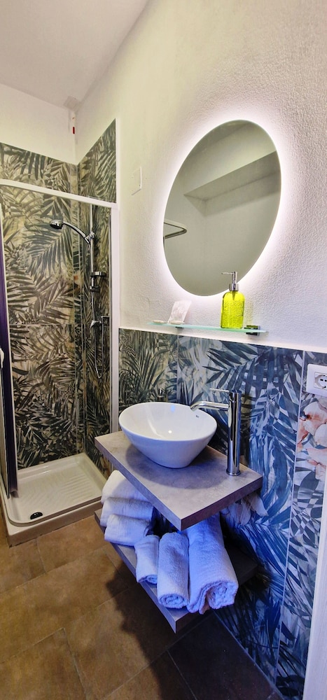 

Milano - Pozzuoli - THE SUN HOTEL BOUTIQUE NAPOLI