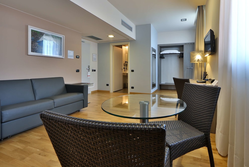 

Lamezia Terme - Monza - Best Western Falck Village Milano Sesto