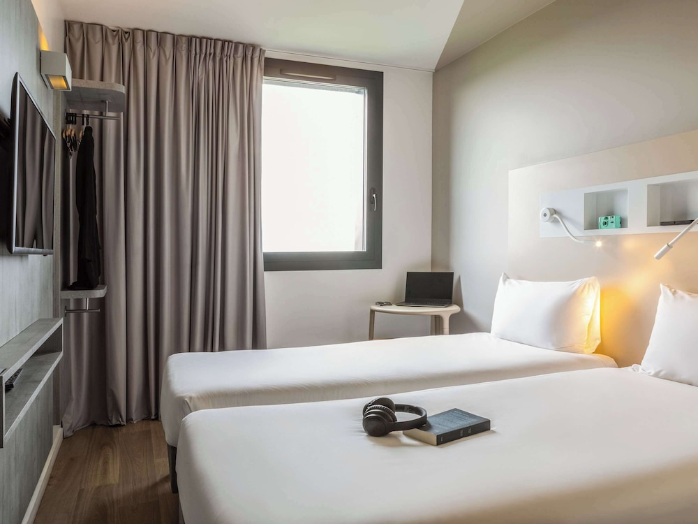 

Brindisi - Paris Charles de Gaulle - ibis budget Gonesse