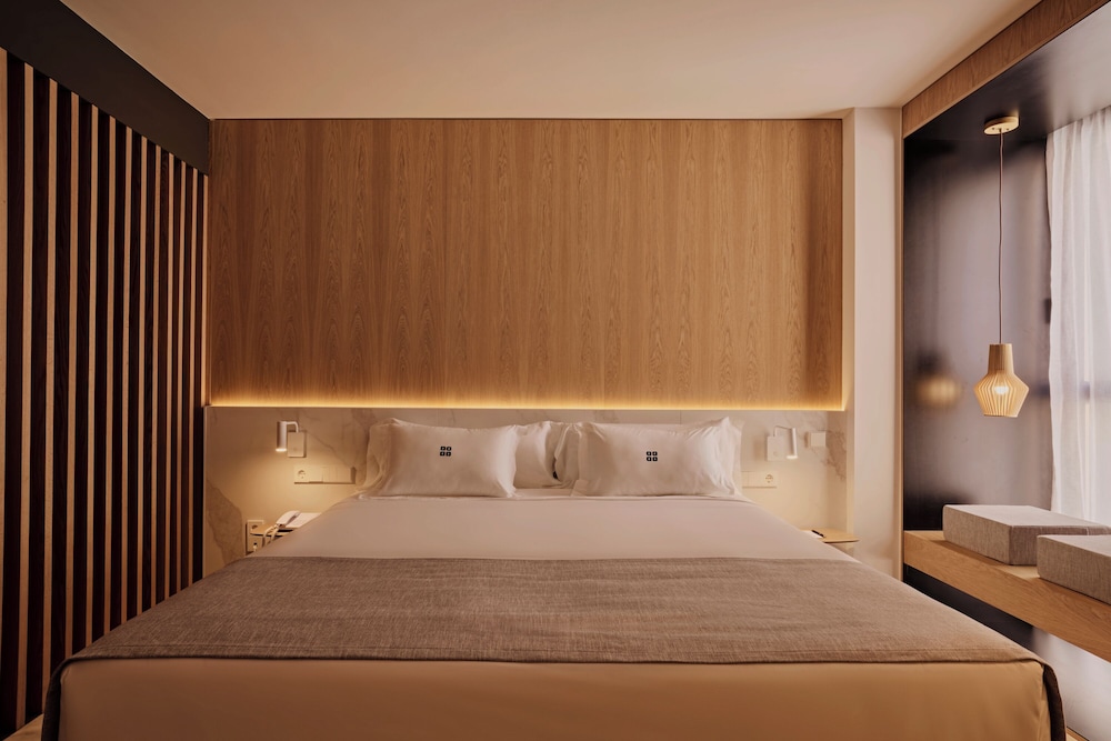 

Verona - Playa d'en Bossa, Ibiza - Core Ibiza Town Hotel