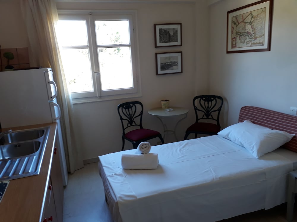 

Bologna - Barbati - Pierhouse Hotel in Gouvia