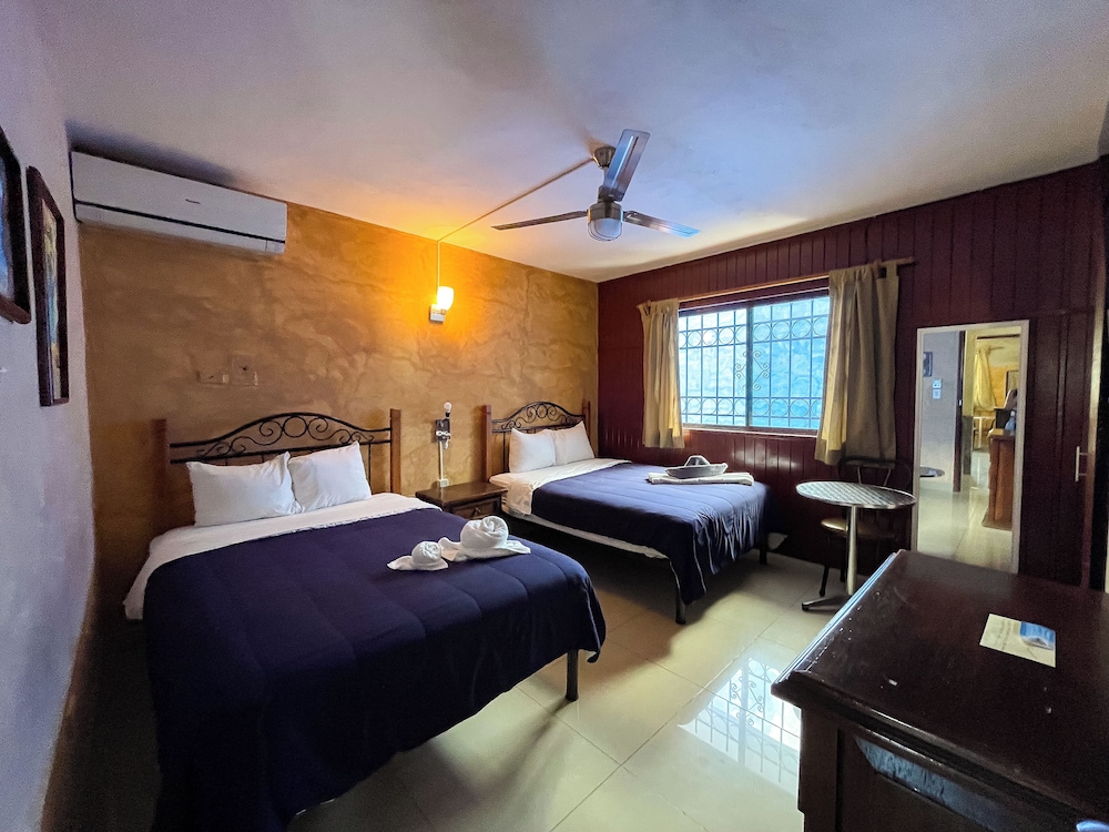 

Catania - Cozumel - Hotel La Casona Real